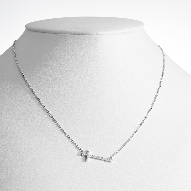 Stříbrný náhrdelník – Křížek s bílými zirkony-busta